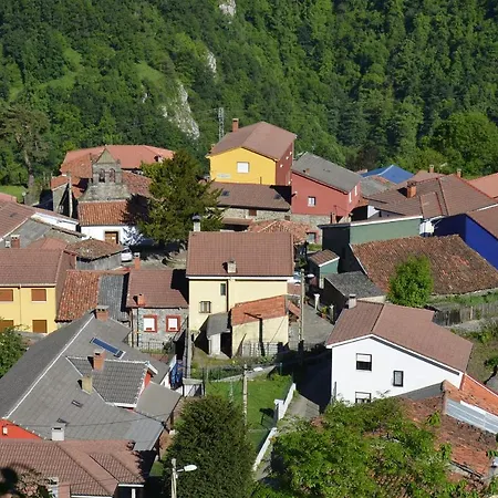 Hostel Albergue Cascoxu Llanos de Someron