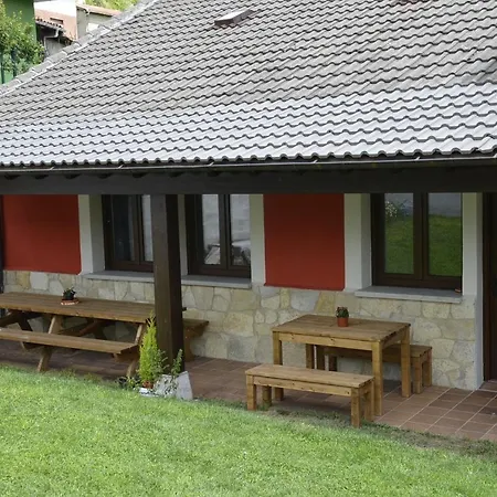 Albergue Cascoxu Хостел Llanos de Someron